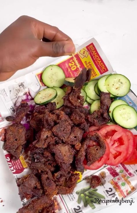 Beef Suya, Suya Recipe, Suya Spice, Brochure Food, Beef Jerky Recipes, Jerky Recipes, Nigerian Food, La Food, Food Goals