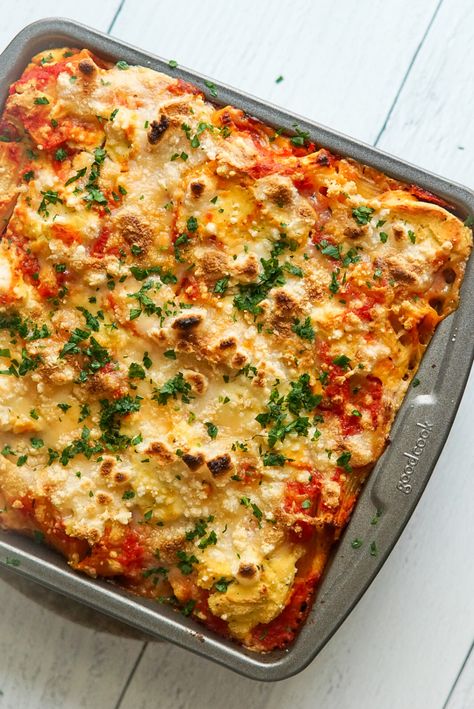 Vegan Baked Ziti Recipe, Nikki Vegan, Vegan Baked Ziti, Vegan Pasta Bake, Healthy Vegan Dinner Recipes, Vegan Pasta Dish, Healthy Vegan Dinner, Ziti Recipes, Vegan Baked