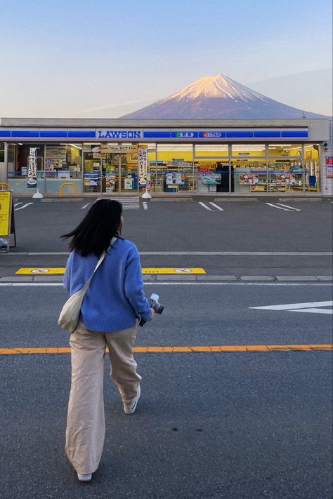 Fuji-san mt.fuji lawson must see bucket list fuji Lake Kawaguchi Mt Fuji Photoshoot, Lawson Mt Fuji, Tokyo Inspo Pics, Working In Japan, Japan Photo Inspiration, Japan Asthetics Photos, Japan Inspo Pics, Seoul Photo Ideas, Tokyo Instagram Pictures