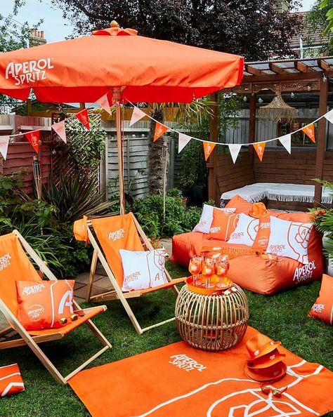 Corporative Events, Terrazas Chill Out, Veuve Cliquot, Orange Party, Summer Garden Party, Event Branding, Event Activities, Garden Kits, Outdoor Event