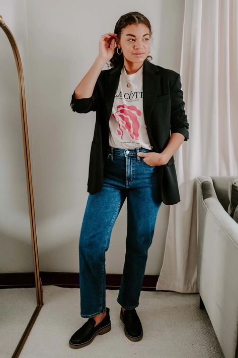 Blazer With Tshirt, Linen Blazer Outfit Women, Graphic T Shirt Outfit, Linen Blazer Outfit, Jeans Blazer Outfit, Hoodie Blazer, Blazer Outfit Ideas, My Chic Obsession, Blazer Outfits Casual