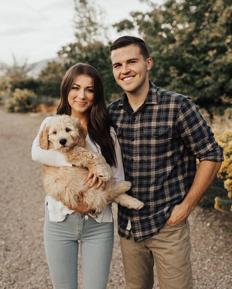 mom and dad ❤️ happy easter!!!! 🐰🐶 Husband Wife Dog Photos, Engament Pics, Puppy Photoshoot Ideas, Family Dog Pictures, Fall Dog Photos, Dog Family Pictures, Puppy Photography, California Engagement Photos, Photos With Dog