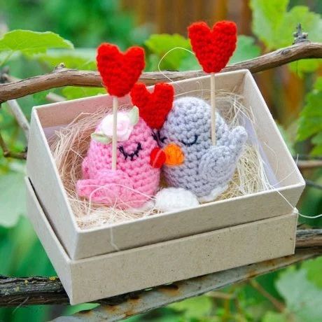 Bird Crochet Pattern, Birds In Love, Bird Crochet, Free Amigurumi Crochet Patterns, Amigurumi Today, Bird Free, Crochet Birds, Crochet Mouse, Valentines Crochet