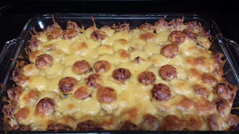 Kielbasa and Tater Tot Casserole Tator Tot Recipe, Easy Sausage Recipes, Easy Dinners For Kids, Tater Tot Casserole Recipe, Chicken Casserole Dinners, Tater Tot Recipes, Smoked Sausage Recipes, Tater Tot Casserole Recipes, Tot Casserole