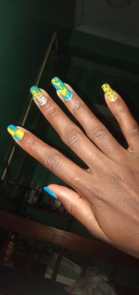 DIY art on natural nails Cute Blue And Yellow Nails, Blue Yellow Green Nails, Red Blue Green Yellow Nails, Bright Blue And Yellow Nails, Yellow And Blue Nails, Pink Purple Blue Green Yellow Acrylic Nails, Mix Nails, Nails Blue, Yellow And Blue