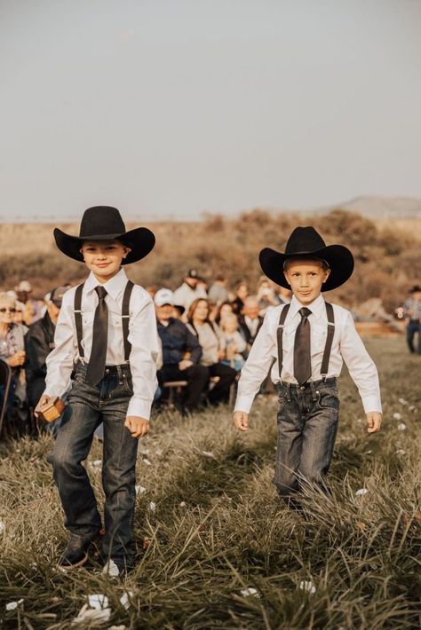 Wrangler Wedding Attire, Country Wedding Grooms, Western Male Wedding Attire, Fall Wedding Guy Outfit, Western Attire For Wedding, Rustic Country Groomsmen Attire, Ring Security Ring Bearer Country, Boho Western Wedding Groomsmen, Groomsmen Attire Cowboy Hat