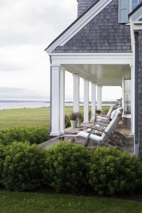 Little Compton Summer House Coastal — Mellowes and Paladino Hamptons Beach House Exterior, Coastal Farmhouse Exterior, East Coast House, Shingle Style Architecture, Nantucket House, Nantucket Style Homes, Hamptons Beach House, House Coastal, Farmhouse Exterior Design