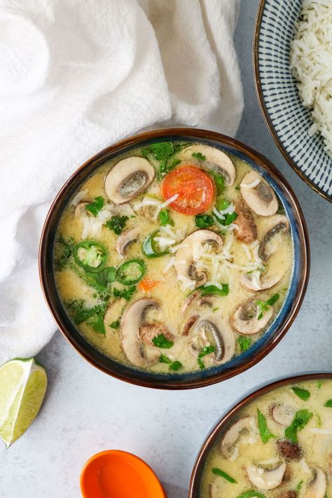 Thai Soup Recipes Coconut, Coconut Soup Recipes, Soup Curry, Thai Coconut Soup, Tom Kha, Coconut Soup, Thai Coconut, Vegan Healthy, Thai Dishes