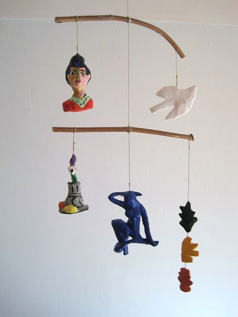 Mobile Art, Hanging Mobile, Ceramics Pottery Art, Clay Projects, Art Plastique, Ceramic Sculpture, Art Education, Paper Mache, Clay Art