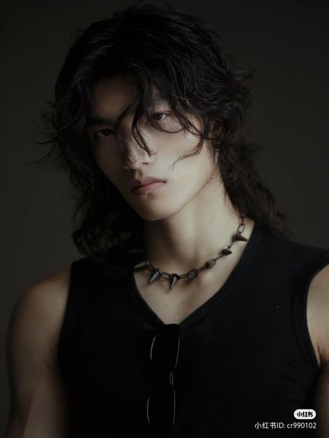 Asian Guys Long Hairstyles, Pretty Men Long Hair, East Asian Men, Asian Guys With Long Hair, Anime Long Hair, Middle Part Hairstyles, Estilo Real, Handsome Asian Men, Hot Asian Men