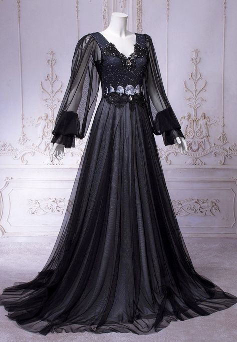 Moon Dress Gowns, Black Medieval Gown, Evermore Fashion, Haute Couture Gowns, Moon Dress, Fantasy Dresses, Royal Dresses, Goddess Dress, Fantasy Gowns