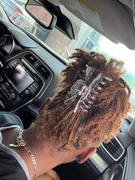 https://instagram.com/pp.rincesss_?igshid=YmMyMTA2M2Y= Claw Clip Hairstyles With Locs, Loc Styles With Claw Clip, Hair Clip Hairstyles Locs, Locs In Hair Clip, Claw Clip On Locs, Locs With Hair Clips, Locs Hairstyles Claw Clip, Claw Clip Locs, Claw Clip On Short Locs