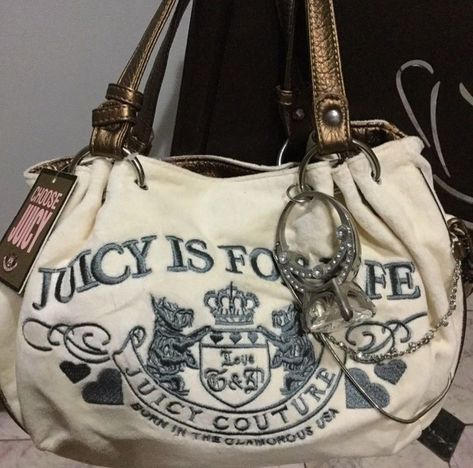 Luxury Purses, Juicy Couture Bags, Pretty Bags, Chanel Deauville Tote Bag, Cute Bags, Vintage Bags, Victoria Beckham, Michael Kors Monogram, Passion For Fashion