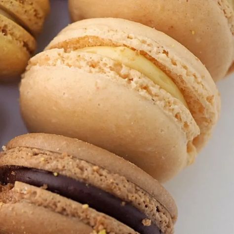 Macaroon Fillings, Macaron Fillings, Macaroon Filling, Macaroons Flavors, Fruity Party, French Macaroon Recipes, Oreo Truffles Recipe, Dessert Design, Macaron Filling