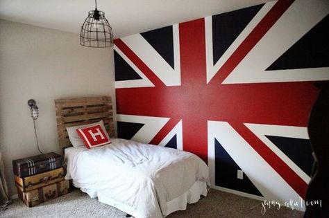 Little Boy's room with a palette headboard, Union Jack wall, vintage suitcases, and more.: Palette Headboard, Union Jack Bedroom, Union Jack Decor, Zendaya Hair, British Decor, Room London, Fantasy Rooms, Floor Bedroom, Vintage Bedroom