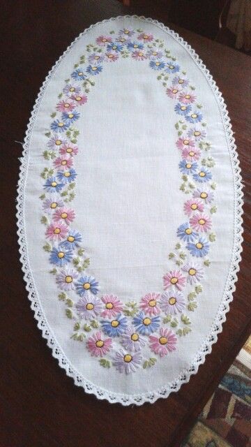 Table Cloth Embroidery, Cross Stitch Table Runner, Stamped Embroidery Kit, Cushion Embroidery, Vintage Cross Stitch, Hand Embroidery Patterns Flowers, Floral Embroidery Patterns, Hand Embroidery Videos, Border Embroidery Designs