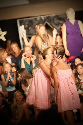 Adorable <3 Maddie And Chloe, Dance Moms Maddie, Chloe Lukasiak, Maddie Ziegler, Mad Dog, Dance Moms, Dance Floor, Chloe, Dancer