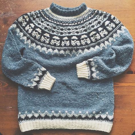 Maglia Fair Isle, Star Wars Sweater, Sweater Tutorial, Fair Isle Knitting Patterns, Fair Isles, Fair Isle Knitting, Knitting Charts, Sweater Knitting Patterns, Diy Knitting