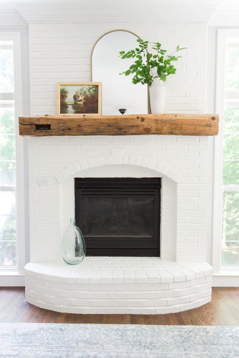 Benjamin Moore White Dove OC-17 - Amelia Lawrence Style Mirror Over Fireplace, Kitchen Cabinet Interior, Light Grey Paint Colors, White Brick Fireplace, Painted Brick Fireplace, Brick Fireplace Makeover, Paint Fireplace, Benjamin Moore White, Farmhouse Renovation