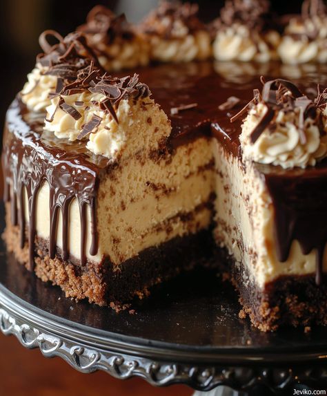 German Chocolate Cheesecake German Chocolate Topping, German Choc Cheesecake, German Chocolate Cheesecake Cake, German Chocolate Recipes, German Chocolate Cheesecake Recipe, Best Cheesecake Recipe Homemade, Best German Chocolate Cake Recipe, Easy Caramel Cheesecake, German Chocolate Pound Cake