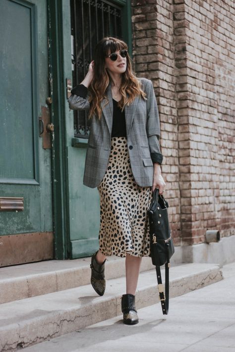 Mixed print outfit with plaid print blazer, leopard print skirt and Chloe dupe studded booties Mixed Prints Outfit, Plaid Blazer Outfit, Print Mixing, Blazer Outfits Casual, Plaid And Leopard, Mens Fashion Edgy, Leopard Print Skirt, Leopard Skirt, Autumn Fashion Casual