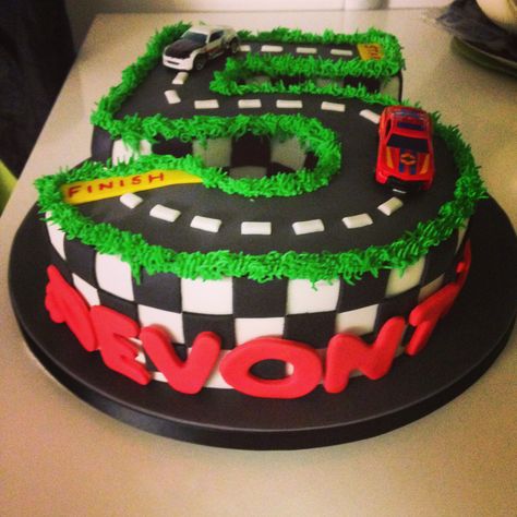 Number 5 cake Number 5 Cake, Wheels Cake, Hot Wheels Cake, 5 Cake, Hotwheels Birthday Party, 5th Birthday Cake, Hot Wheels Birthday, Race Car Birthday, Number Cake