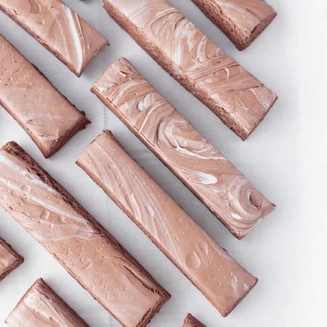 Nutella Candy, Nutella Ingredients, Nougat Recipe, Nougat Candy, Homemade Candy Bars, Candy Wafers, Homemade Candy, Cocoa Chocolate, Three Musketeers