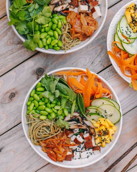 Tofu Kimchi, Summer Rolls, This Heat, Vegan Bowls, Favourite Food, Poke Bowl, Buddha Bowl, Black Sesame, Edamame