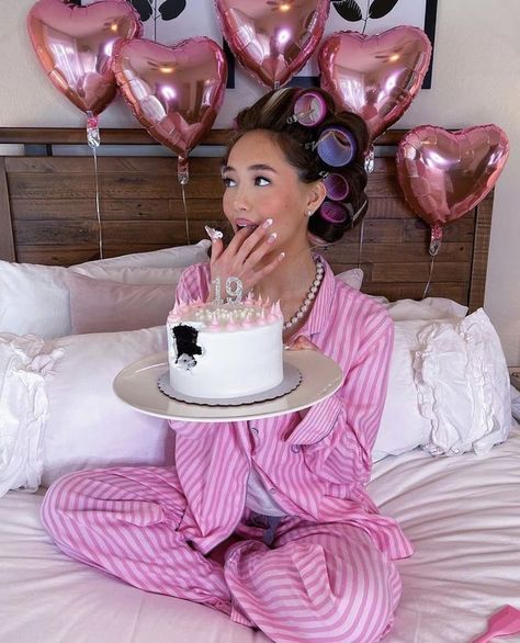 Jadyn Hailey, 19th Birthday Cakes, Cabin 10, Birthday Morning, 21st Birthday Photoshoot, Cute Birthday Pictures, Pj Party, Birthday Ideas For Her, Birthday Babe