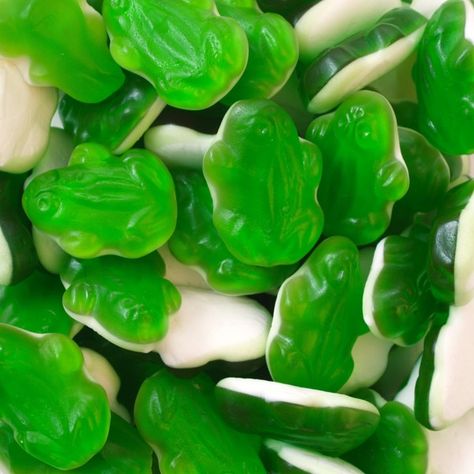 gummy frogs Gummy Frogs, Harry Potter Movie Night, Frog Birthday, Nostalgic Candy, Green Candy, Funny Frogs, Leap Frog, Bulk Candy, Sweet Shop