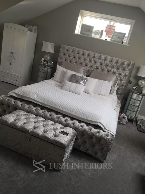 Velvet Grey Bed, Grey Crushed Velvet Bedroom, Crush Velvet Bedroom, Grey Velvet Bed Bedroom Ideas, Crushed Velvet Bedroom, Crushed Velvet Bedroom Ideas, Velvet Bedroom Ideas, Bedroom Inspiration Grey, Velvet Queen Bed