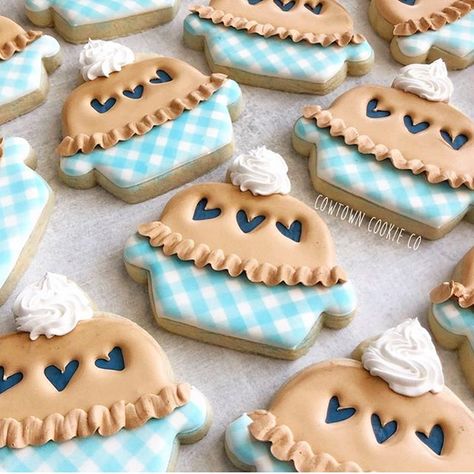 Pie Decorated Cookies, Pie Cookies Decorated, Pie Sugar Cookies, Cookies Thanksgiving, Royal Iced Cookies, Food Cookies, Pie Cookies, Thanksgiving Cookies, Summer Cookies