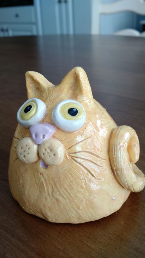 Double Pinch Pot Ideas Ceramics, Clay Rattles Ideas Ceramics, Cat Pinch Pot, Double Pinch Pot Ideas, Double Pinch Pot, Clay Projects Kids, Cat Clay, Clay Pinch Pots, Cat Pottery