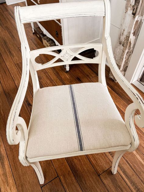 If you have a chair or dining chair with outdated upholstery fabric, here is How to Recover a Chair Seat Cushion easily with no sewing required. Recover A Chair, Recovering Chairs, Rustic Ladder, Paint Tips, Farmhouse Fabric, Upholstery Diy, Diy Couch, Vintage Laundry, Craft Decor