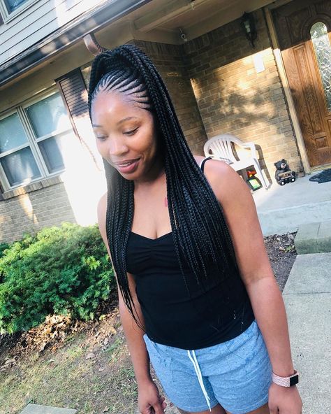 Indys Finest ❤️ on Instagram: “Half feed ins half knotless braids❤️ #stitchbraids #protectivehairstyles #fulanibraids #2layerbraids #protectivestyles #tribalbraids…” Half Knotless Braids, Braidstyles Hairstyles, Feed In Braids Ponytail, Hairstyles Cornrows, Feed Ins, Fishtail Braids, Feed In Braids Hairstyles, African Hair Braiding Styles, Fishtail Braid