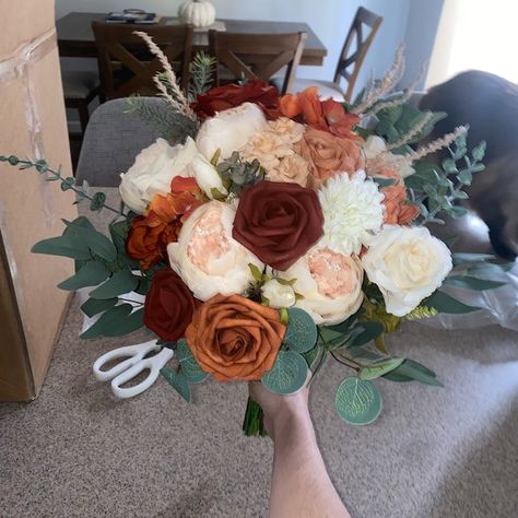 Faux Bridal Bouquet With Rust Orange Flowers and Eucalyptus - Etsy Terracotta Bridesmaids, Faux Bridal Bouquet, Terracotta Bouquet, Orange Bridal Bouquet, Orange Wedding Bouquet, Dark Green Wedding, Orange Bouquets, Peonies And Hydrangeas, Silk Wedding Bouquets