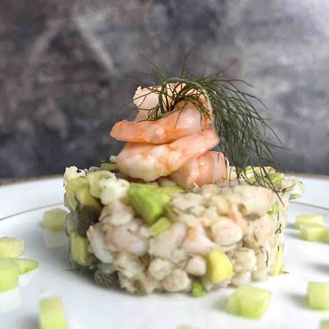 Prawn Tartare Prawn Tartare, French Cooking Recipes, Potato Galette, French Appetizers, Baked Camembert, Easy Starters, Mushroom Cream Sauces, Chicken Liver Pate, Crab Stuffed Shrimp