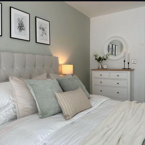 Farrow Ball Cromarty, Calm Bedroom Ideas, Modern Country Bedrooms, Green Bedroom Colors, Grey Headboard Bedroom Ideas Decor, Light Airy Bedroom, Greens And Neutrals, Box Room Bedroom Ideas, White Wall Bedroom