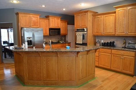 Best Paint Colors That Go With Oak Wood Cabinets in Omaha, NE Paint Colors To Tone Down Orange Wood, Kitchen Paint Colors With Oak Cabinets, Oak Wood Cabinets, Honey Oak Trim, Oak Bathroom Cabinets, Best Wall Colors, Honey Oak Cabinets, Warm Paint Colors, Paint For Kitchen Walls