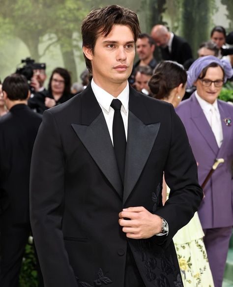 Nicholas Galitzine made a refined entrance at the 2024 Met Gala, exuding elegance with his impeccably tailored ensemble. His outfit, featuring classic lines and subtle accents, showcased his sophisticated sense of style and understated charm. It was a timeless look that added a touch of old-world glamour to the evening's festivities. #NicholasGalitzine #MetGala2024 Nicholas Galitzine, Charm It, The Met Gala, Old World, Entrance, Sense, Hollywood, Festival, On Instagram