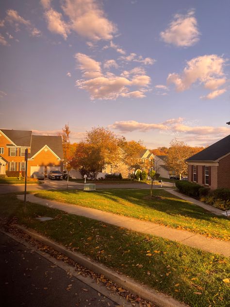 Midwest Suburbs Aesthetic, Suburban Street Aesthetic, Nice Neighborhood Aesthetic, Object Impermanence, American Neighbourhood, Suburbs Aesthetic, American Suburbs, Beautiful Neighborhoods, Suburban Neighborhood