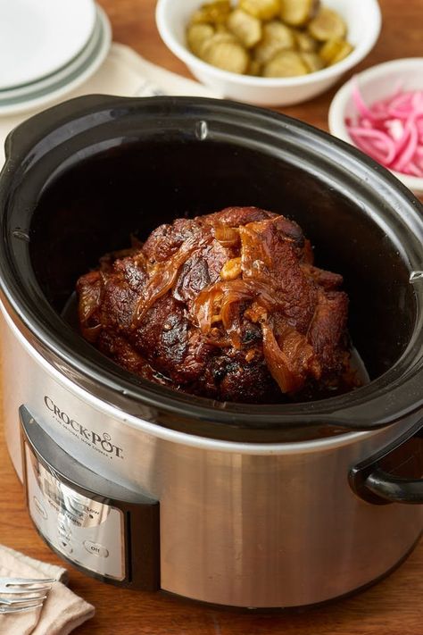 Slow Cooker Or Crockpot Maple Mustard Pulled Pork Sandwiches. Looking for recipes or ideas for weeknight meals and dinners from your crock pot? Easy to make and one of the best meals for picky eaters as families of all sizes and ages love this. You'll need pork butt or shoulder, maple syrup, dijon mustard, chicken broth, soy sauce or tamari, onion, garlic. Pork Brisket, Mustard Bbq Sauce, Affordable Recipes, Crock Pots, Maple Mustard, Crockpot Pulled Pork, Roasted Pork, Slow Cooker Pulled Pork, Slow Cooked Meals