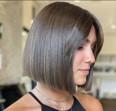 Inverted Bob With Bangs, A Line Bob With Bangs, Neck Length Hair, Haircut 2023, Angled Bob Haircuts, Inverted Bob Hairstyles, Stacked Bob Haircut, Medium Bob Hairstyles, Short Brown Hair