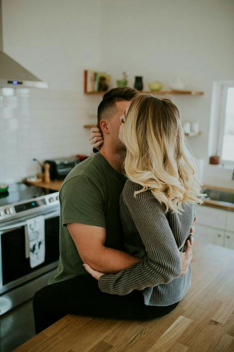 Our Full Time Love Evie Rupp, Kissing Poses, Couple Posts, Lifestyle Photography Couples, Intimacy Couples, Image Couple, Couple Session, Cute Couples Hugging, Dating Pictures