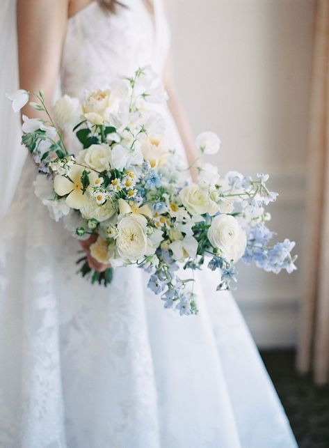 24 pastel wedding bouquets for your spring wedding Pastel Wedding Bouquet, Pastel Bridal Bouquet, Pale Blue Wedding, Winter Bridal Bouquets, French Country Wedding, Bridal Bouquet Spring, Peach Wedding Flowers, Pastel Wedding Flowers, Yellow Bouquets