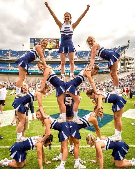 Drill Team Uniforms, Navarro Cheer, Cheer Pyramids, Cheerleading Pyramids, Sideline Cheer, Cheerleading Coaching, Cheer Captain, Human Photography, Cute Cheer Pictures