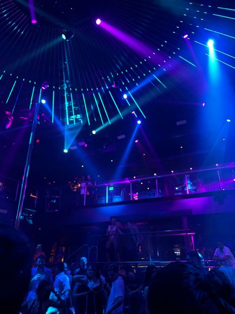 Nightlife, going out, e11even miami La Night Out Aesthetic, Miami Night Out Aesthetic, Going Out Aesthetic Night Club, Miami Clubs Nightlife, Miami Night Life Aesthetic, Miami Aesthetic Night Party, Miami Nightlife Aesthetic, Clubbing In Miami, Miami Night Out