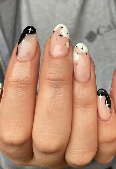 59 Magical Star Nails to Spark Your Dreamer's Imagination - Glowsly Star Nail Designs, Star Nail, Nail Art For Beginners, Minimal Nails, Nail Swag, Star Nails, Cat Kuku, Nagel Inspo, Dream Nails