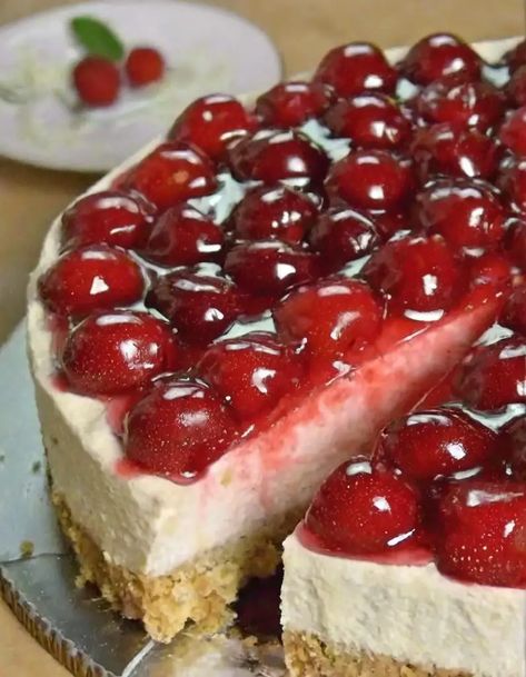 Cherry Cheesecake No Bake, Key Lime Cheesecake Recipe, Cherry Cheesecake Recipe, Cheesecake No Bake, No Bake Cherry Cheesecake, Cherry Topping, Key Lime Cheesecake, Lime Cheesecake, Cherry Desserts