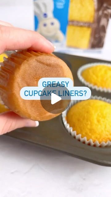 Pillsbury Baking on Instagram: "PRO TIP! Did you know that you can avoid greasy liners by sprinkling rice in the bottom of the pan? You simply sprinkle the rice, place your cupcake liner, and then add your batter!⁠
⁠
The rice will absorb the extra grease and leave your cupcake liners beautiful and clean 👏⁠" Instagram Pro, Amazing Food Hacks, Pro Tip, Cupcake Liners, Amazing Food, Grease, Food Hacks, Sprinkles, Knowing You